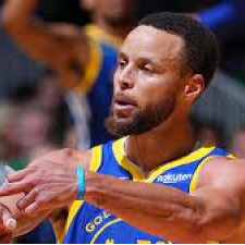Stephen Curry wird offiziell ein Diplom verliehen